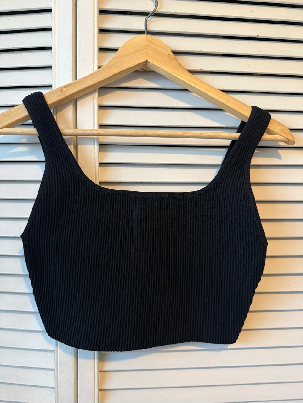 Babaton Black Ribbed Crop Tank - Women's